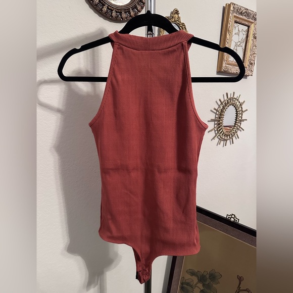 High neck rust bodysuit - Picture 2 of 3